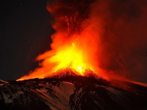 Eruptirao vulkan Etna - izbacivao lavu 100 metara u visinu