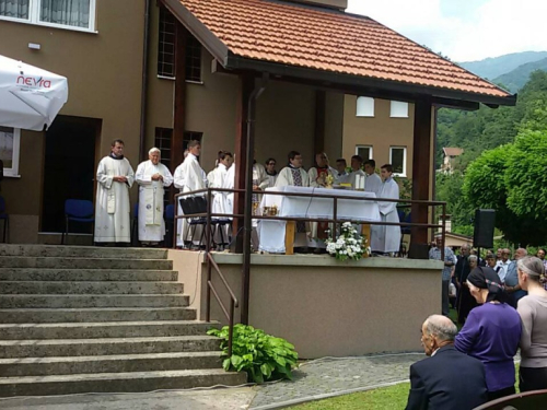 Župa Gračac: Vanjska proslava sv. Ante