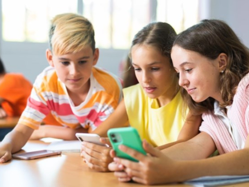 Mobitele treba tretirati kao duhan, kaže liječnica iz WHO-a