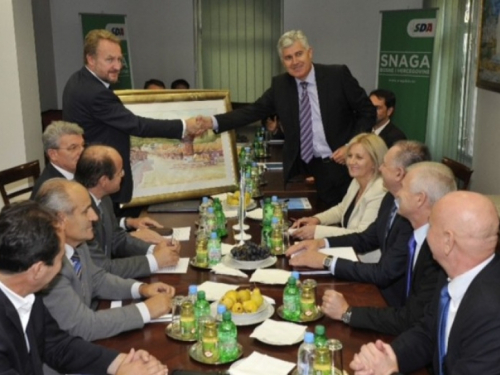 HDZ i SDA žele riješiti probleme koji opterećuju odnose dva naroda 