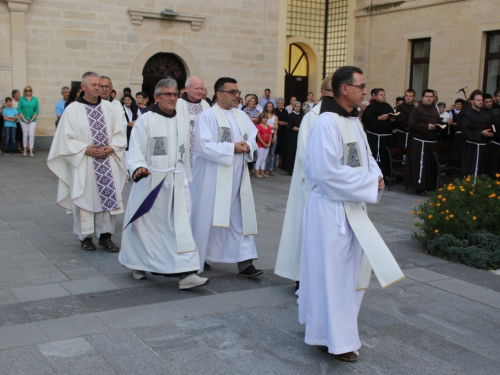 FOTO: Misa Uočnica povodom proslave Velike Gospe u župi Rama Šćit