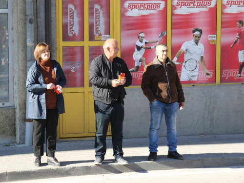 FOTO: Povodom Svih svetih u Prozoru zapaljene svijeće za poginule i preminule branitelje