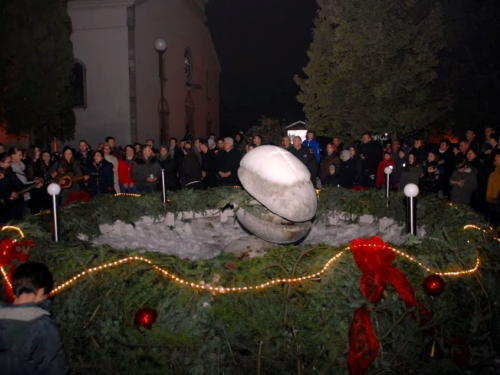 Upaljena prva adventska svijeća u Bugojnu