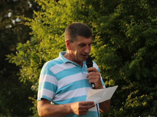 FOTO: Održana 10. kulturna večer na brdu Gračac u Podboru