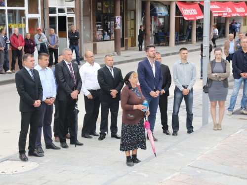 FOTO: Polaganjem vijenaca i svečanom sjednicom započelo obilježavanje Dana općine