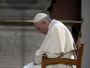 Papa zapalio svijeću za sirijsku djecu
