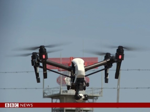 Dvije osobe uhićene zbog preleta dronova iznad londonskog aerodroma