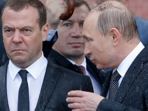 Medvedev raspustio rusku vladu