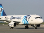 Oteti zrakoplov EgyptAira s više 80 putnika prisilno sletio na Cipar