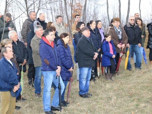 FOTO: Mr. Pero Brajko predvodio put križa na Uzdolu