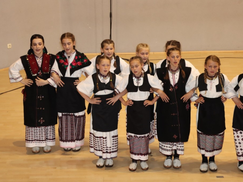 FOTO/VIDEO: Škola folklora u Prozoru koncertom predstavila svoj rad