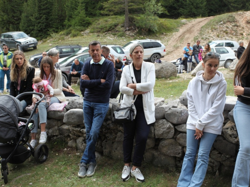 FOTO: Na Vranu služena sv. misa za poginule duvandžije