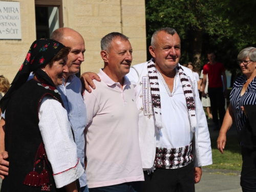 FOTO: Na Šćitu svečano proslavljena Velika Gospa i Mlada misa fra Mile Belje