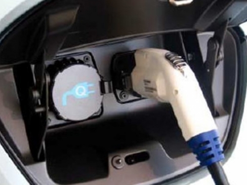 U Japanu više stanica za punjenje električnih automobila nego benzinskih crpki