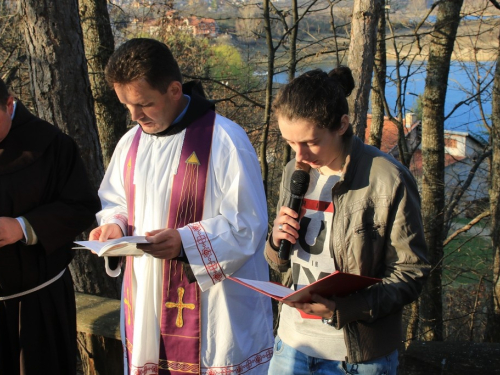 FOTO: Put križa kroz fratarski gaj na Šćitu