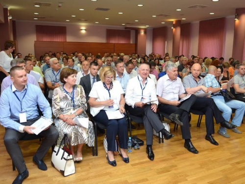 Ovo su novi članovi Županijskog odbora HDZ-a BiH HNŽ-a