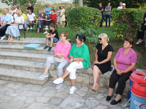 FOTO: Promocija knjige dr. sc. Šimuna Novakovića i druga večer trodnevnice na Šćitu