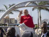 Papa Lav opet kometirao rat u Iranu