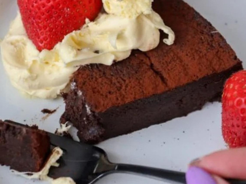 Kremasta čokoladna torta - za pripremu vam treba tek 20 minuta