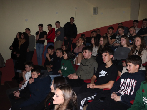 FOTO: Valentinovo u Prozoru - Maturanti priredili nezaboravnu večer