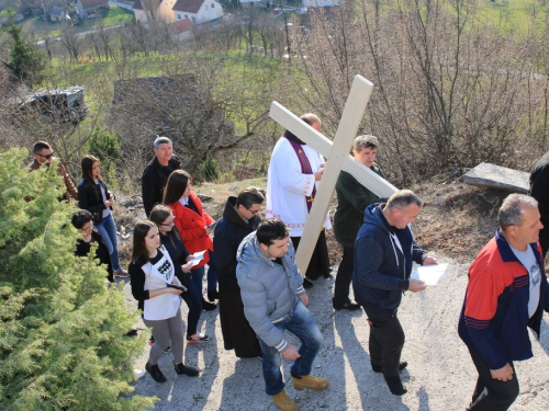 FOTO: Ramski put križa na brdo Gračac