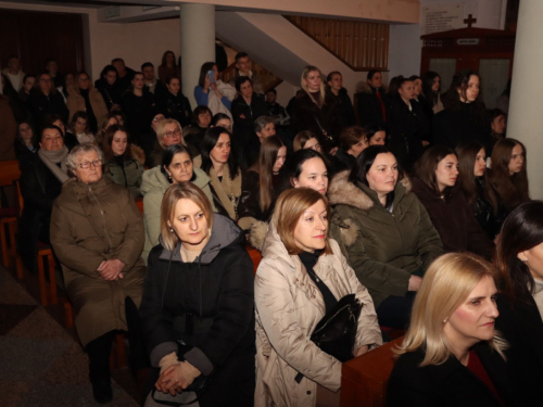 Veličanstvena završnica u Rami: ''Čuvarice'' koncertom u Prozoru zaključile korizmenu turneju