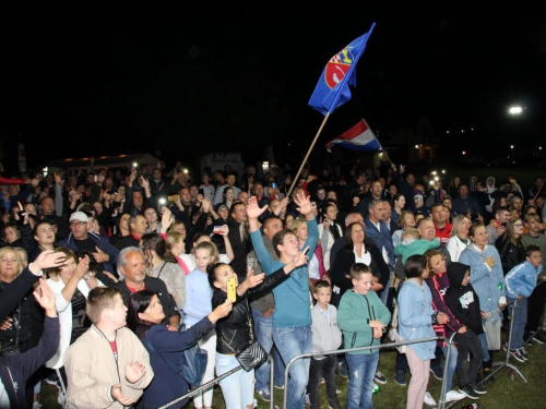 FOTO: U etno selu Remić održan veliki koncert Mate Bulića i prijatelja