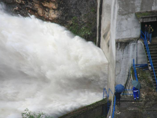 FOTO/VIDEO: Proba temeljnog ispusta brane HE Rama