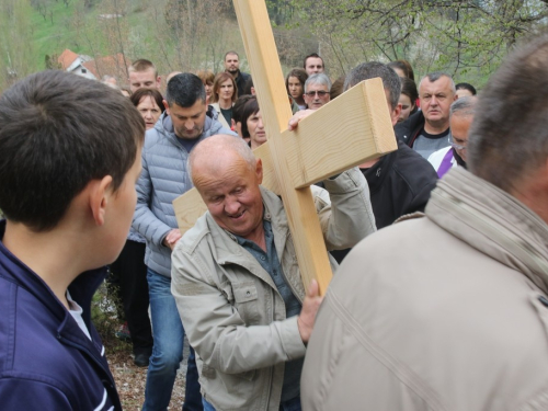 FOTO: Ramski put križa na brdo Gračac