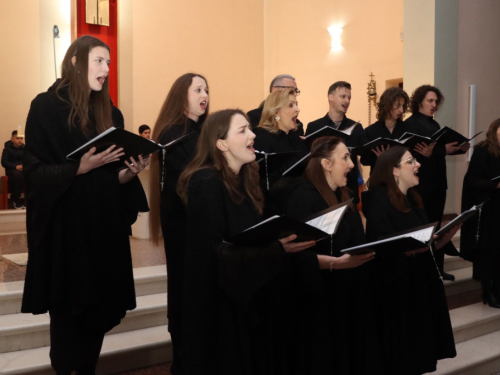 Veličanstvena završnica u Rami: ''Čuvarice'' koncertom u Prozoru zaključile korizmenu turneju