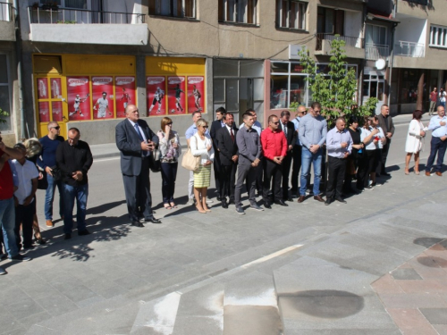 FOTO: Polaganjem vijenaca i svečanom sjednicom započelo obilježavanje Dana općine