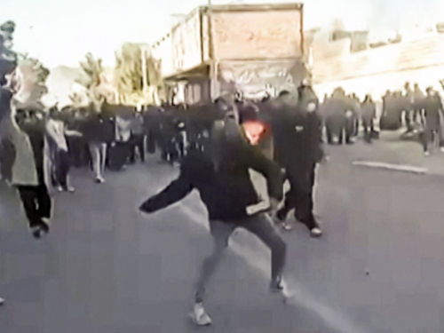 Trump: Ako Iran bude ubijao prosvjednike, stižemo u spas. Spremni smo i naoružani