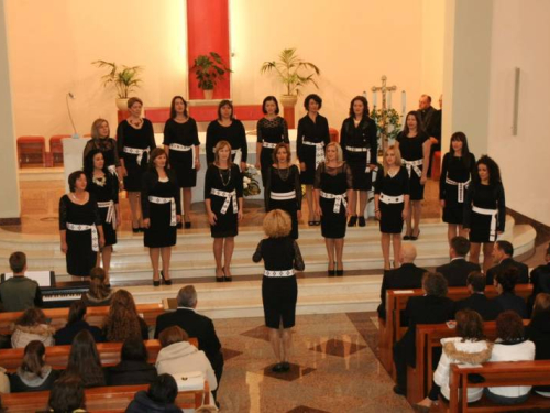 FOTO: Održan I. susret zborova u Prozoru