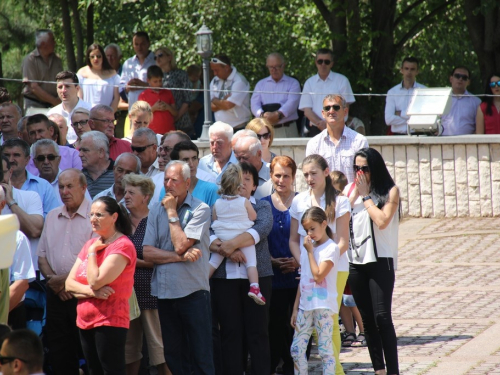 FOTO: Na Uzdolu svečano proslavljen sv. Ivo i 160. obljetnica župe