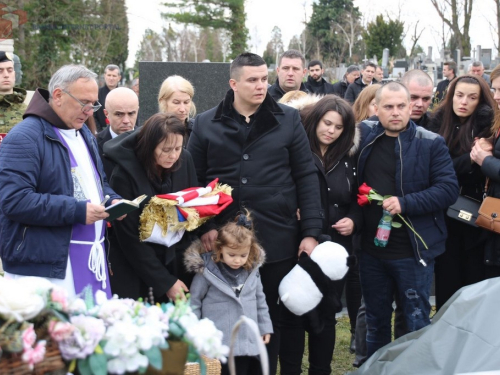 FOTO: Na Mirogoju sahranjen pukovnik Ante Pavlović