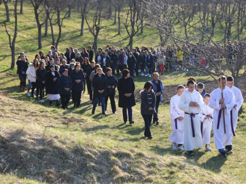 FOTO: Put križa kroz fratarski gaj na Šćitu