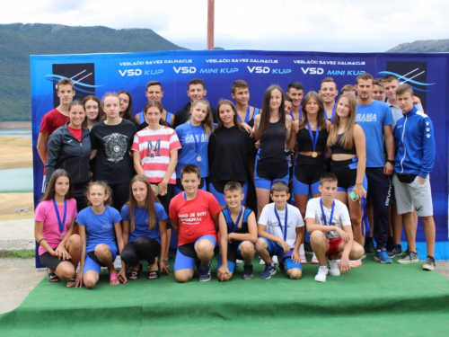 FOTO: Na Ramskom jezeru održana 10. veslačka regata