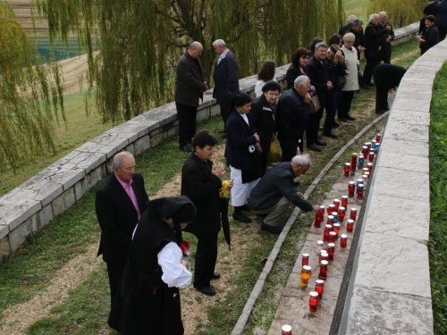 FOTO: Dan sjećanja na ramske žrtve u župi Rama-Šćit