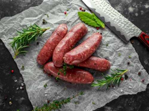 Napravite domaće kobasice od samo nekoliko sastojaka