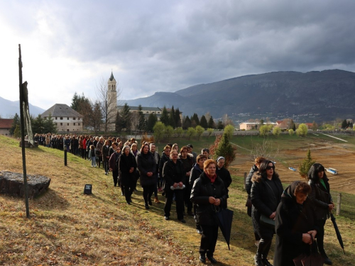 FOTO: Put križa kroz fratarski gaj na Šćitu