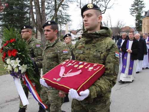 FOTO: Na Mirogoju sahranjen pukovnik Ante Pavlović