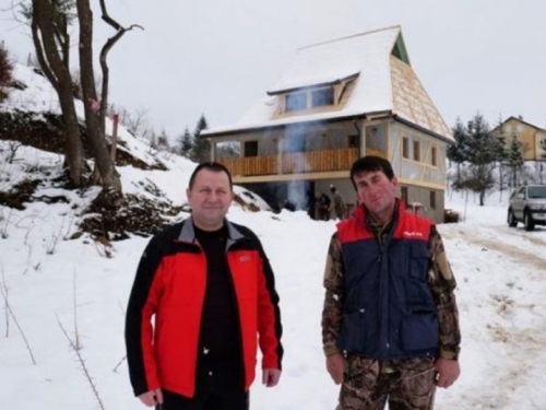 Gospodarstvenik iz Središnje Bosne pastiru napravio kuću
