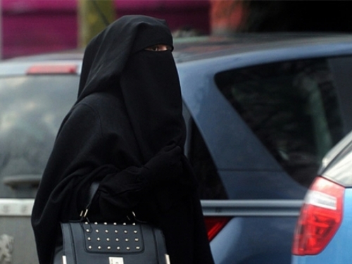 Britanska stranka traži zabranu burki jer izazivaju nedostatak vitamina D
