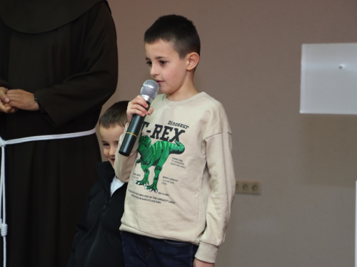 FOTO: Sv. Nikola i ove godine razveselio djecu u župi Rama-Šćit