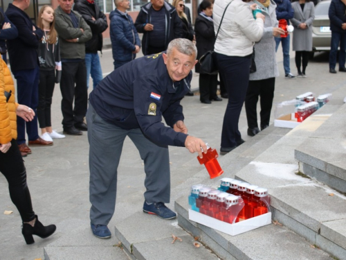 FOTO: Povodom Svih svetih u Prozoru zapaljene svijeće za poginule i preminule branitelje