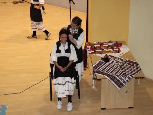 FOTO/VIDEO: Škola folklora u Prozoru koncertom predstavila svoj rad