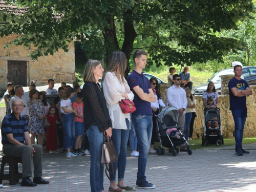 FOTO: Vanjska proslava sv. Ante u Gračacu