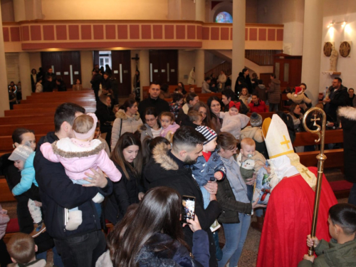 FOTO: Sv. Nikola posjetio župu Prozor
