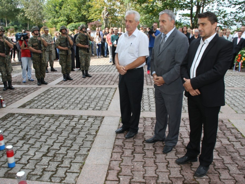 FOTO/VIDEO: Na Uzdolu obilježena 23. obljetnica stravičnog pokolja nad Hrvatima