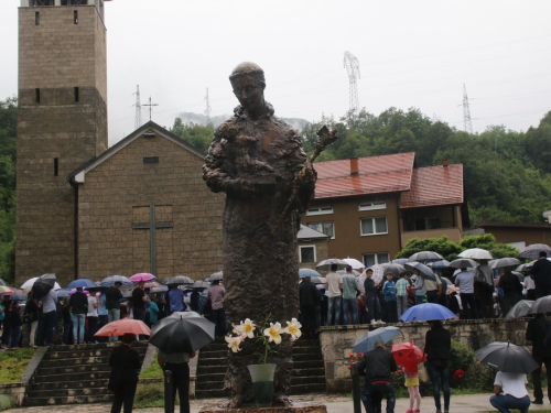 FOTO: Vanjska proslava sv. Ante u župi Gračac